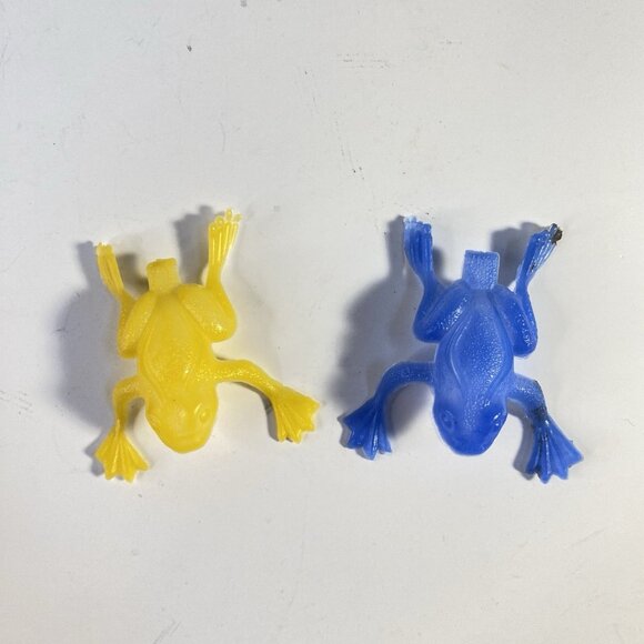 Vintage Hong Kong Plastic Toy Frogs Yellow and Blue 1970s - Picture 2 of 7